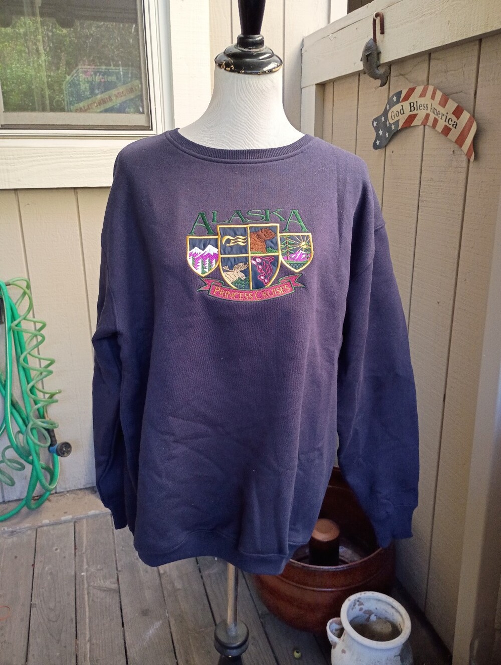 Sweatshirt